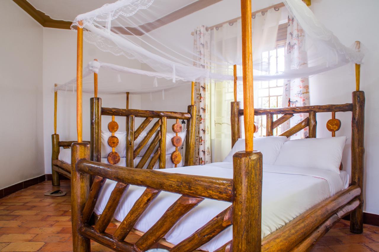 Queen Elizabeth Pvt Lodge Kichwamba Esterno foto