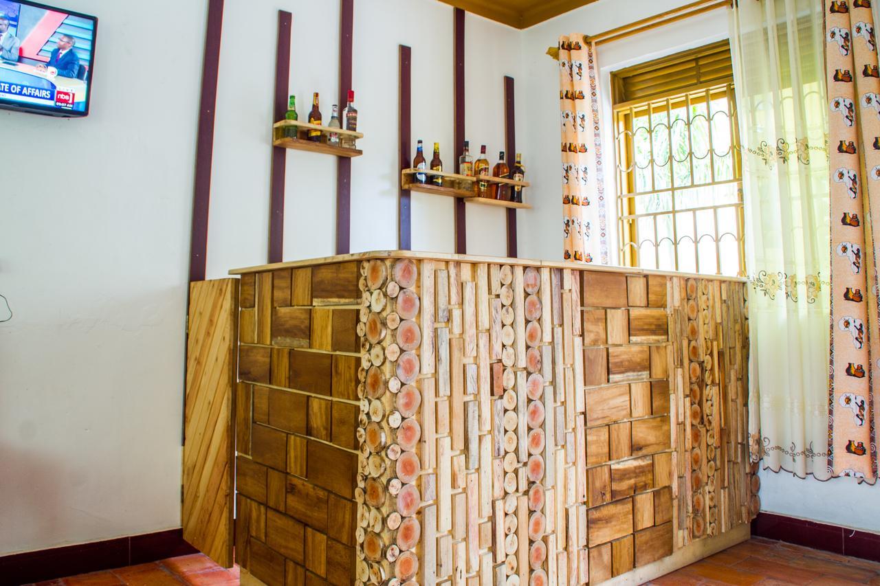 Queen Elizabeth Pvt Lodge Kichwamba Esterno foto