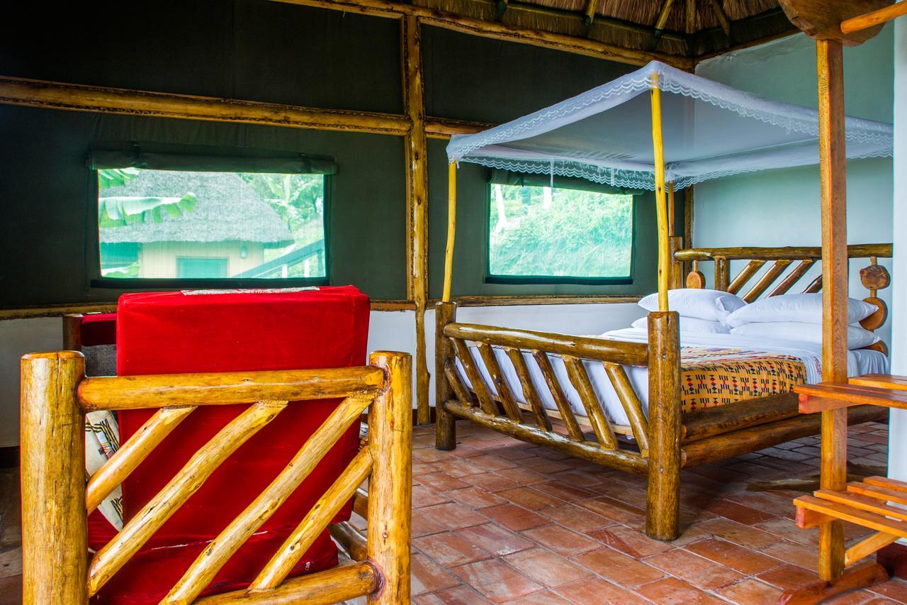 Queen Elizabeth Pvt Lodge Kichwamba Esterno foto