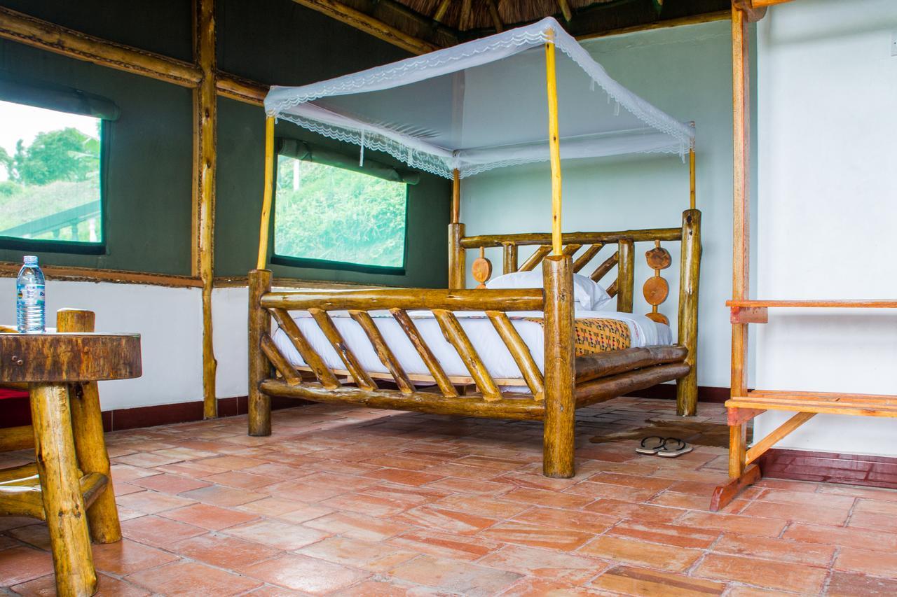 Queen Elizabeth Pvt Lodge Kichwamba Esterno foto