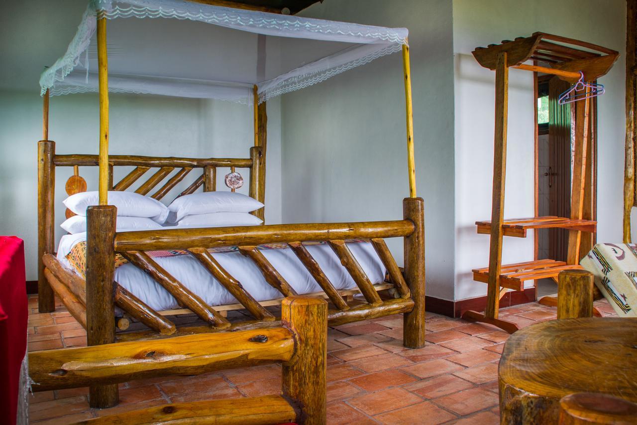 Queen Elizabeth Pvt Lodge Kichwamba Esterno foto