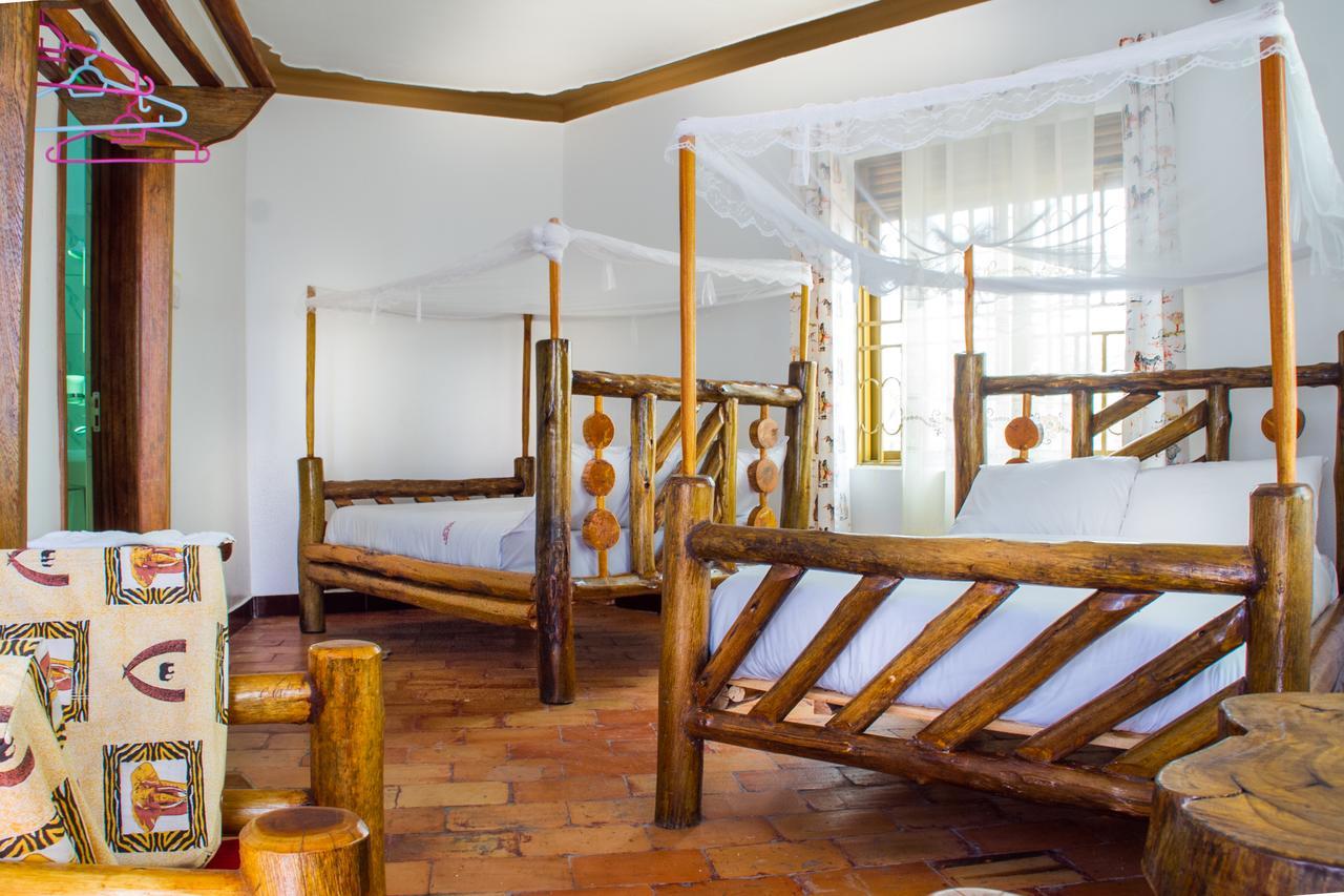 Queen Elizabeth Pvt Lodge Kichwamba Esterno foto