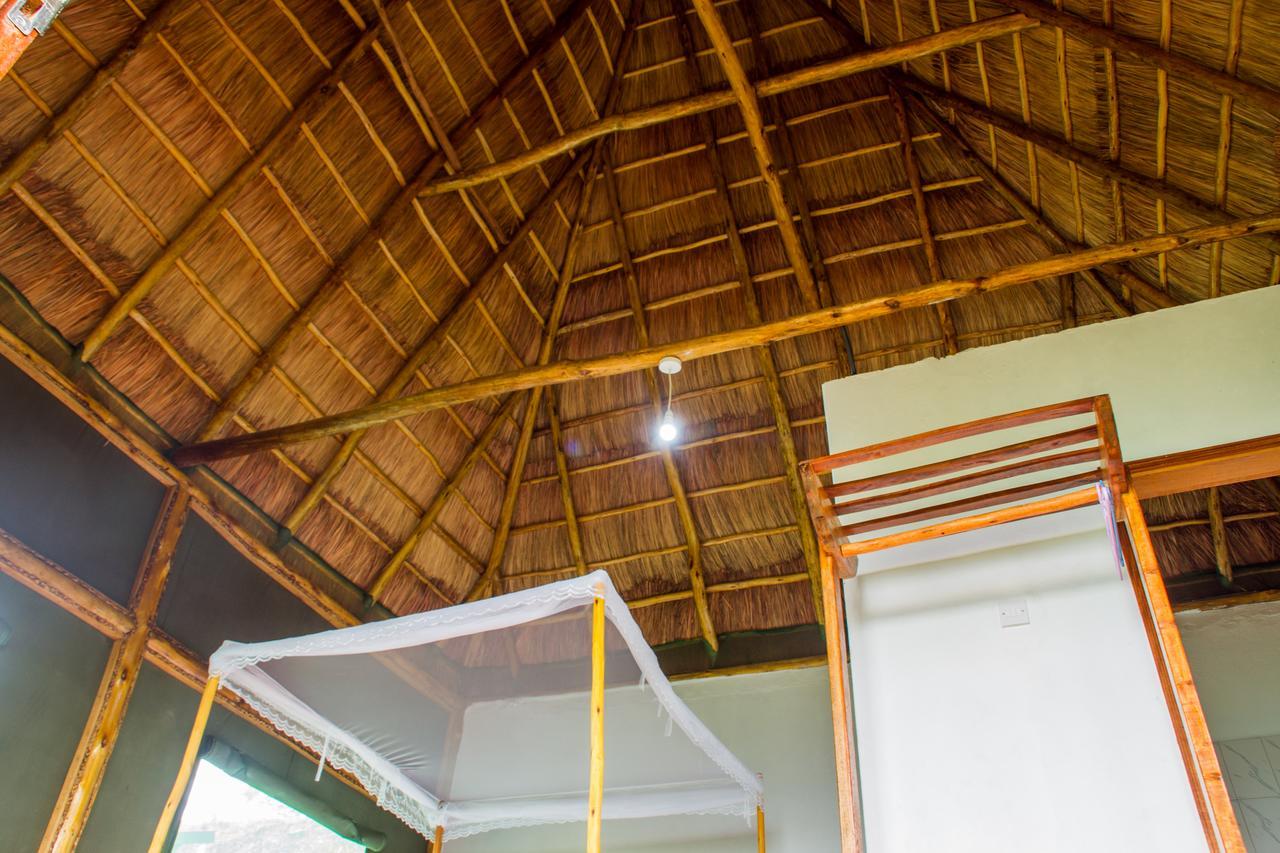 Queen Elizabeth Pvt Lodge Kichwamba Esterno foto